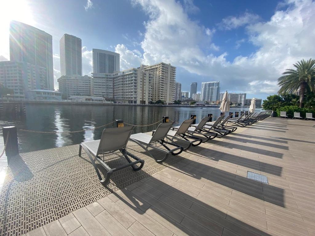 Miami Beach Studio Amazing Views 405B Холандейл Бийч Екстериор снимка